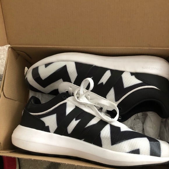 Adidas Cloudfoam Women’s Size 9.5 - Picture 2 of 3